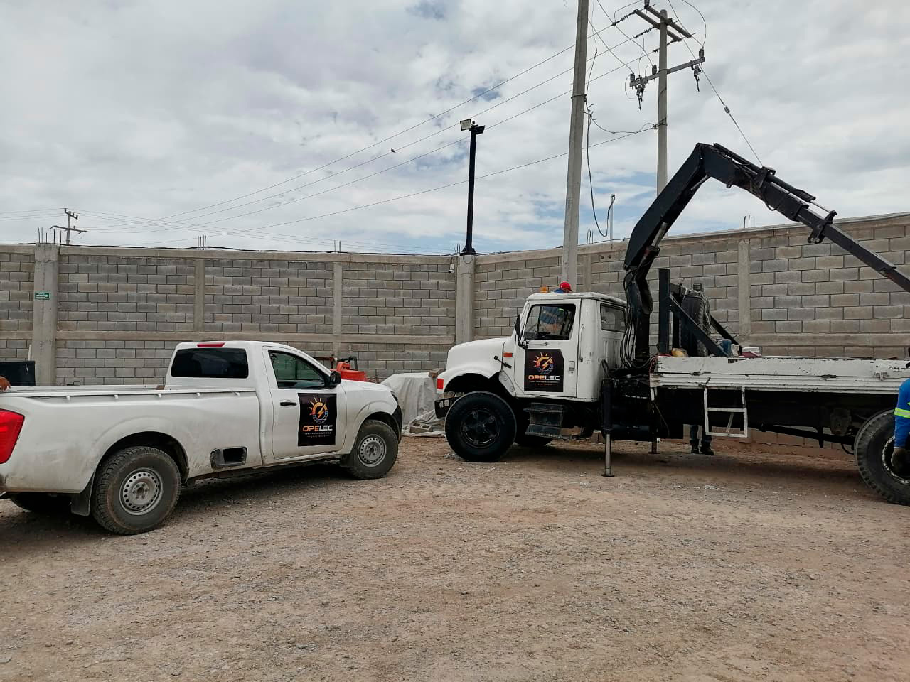 Flota e infraestructura de obra eléctrica OPELEC Torreón